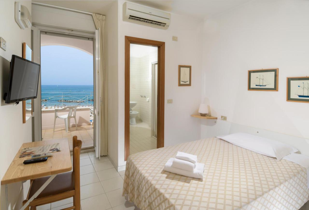 Hotel Continental Cattolica