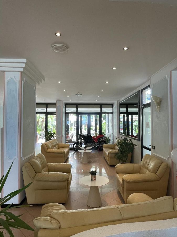 Hotel Continental Cattolica