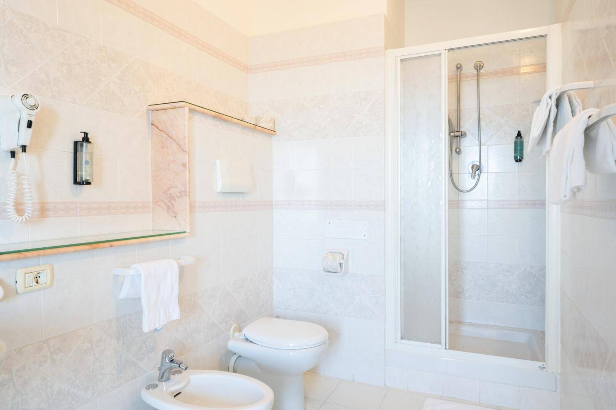 Continental Hotel 3*